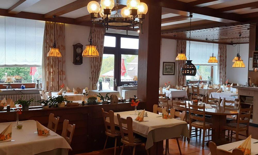 Hotel & Restaurant Krone Waldbronn Zewnętrze zdjęcie
